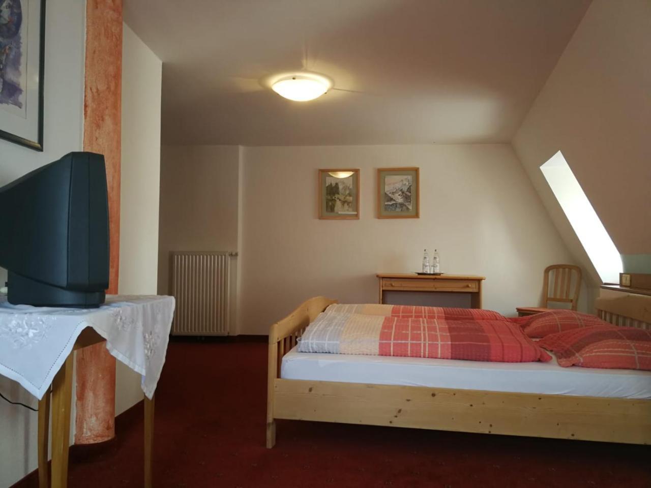 Gasthaus Weisskugel 호텔 말레스베노스타 외부 사진