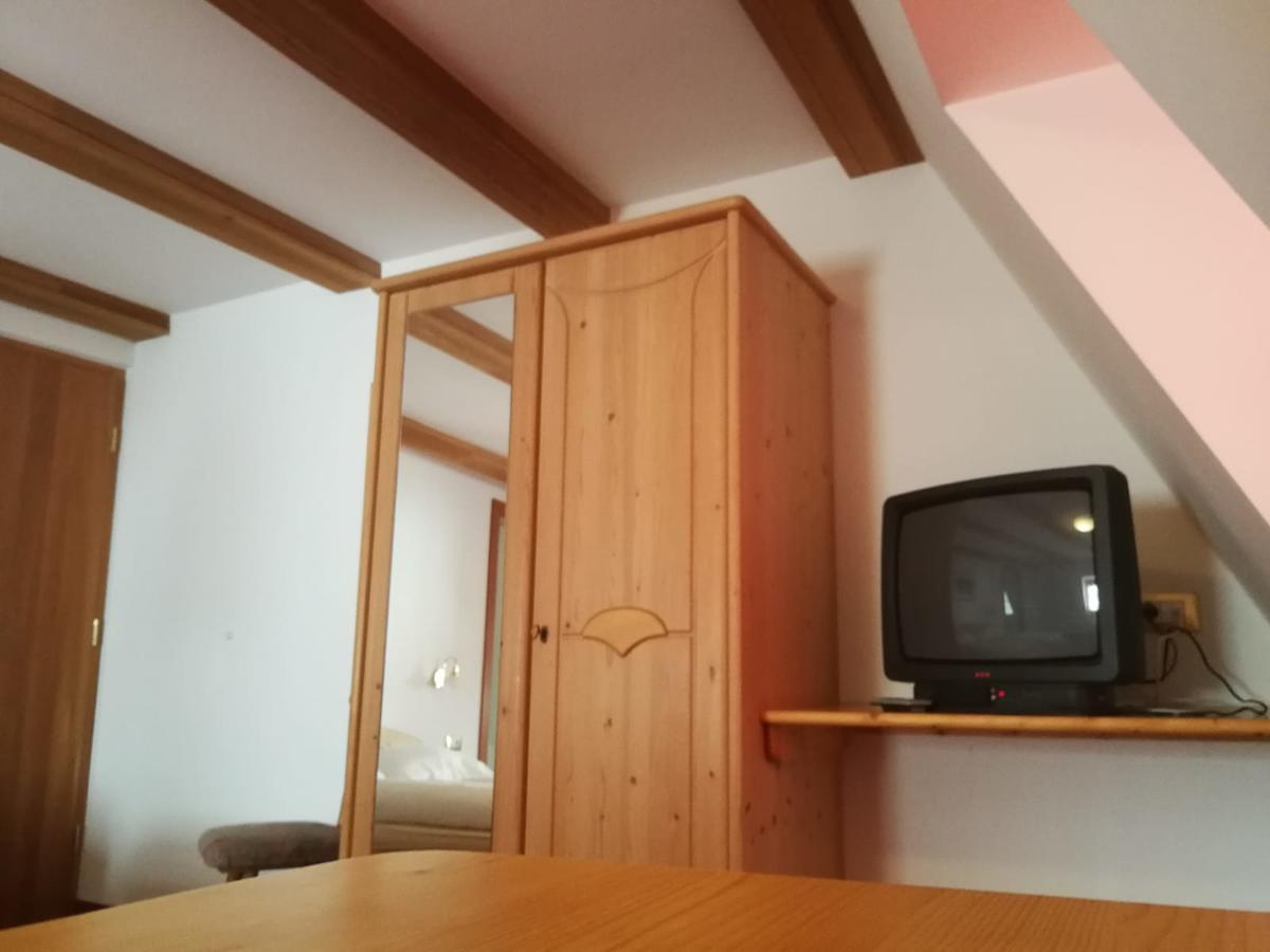 Gasthaus Weisskugel 호텔 말레스베노스타 외부 사진
