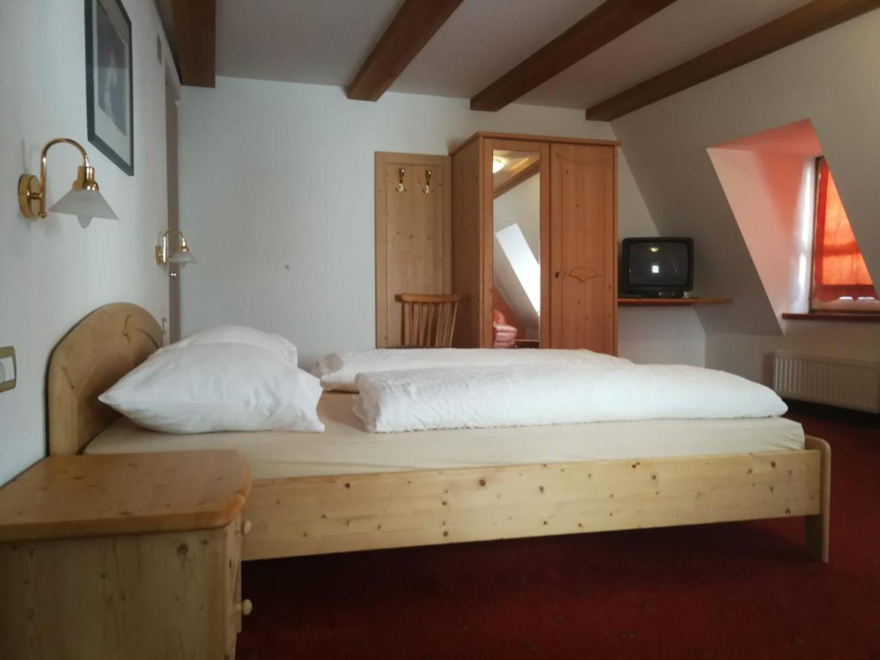 Gasthaus Weisskugel 호텔 말레스베노스타 외부 사진