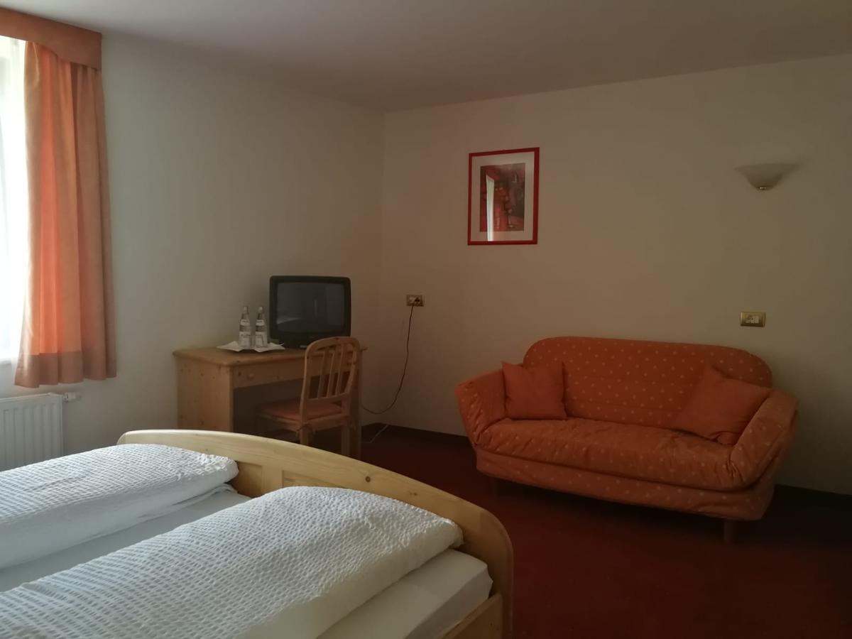 Gasthaus Weisskugel 호텔 말레스베노스타 외부 사진